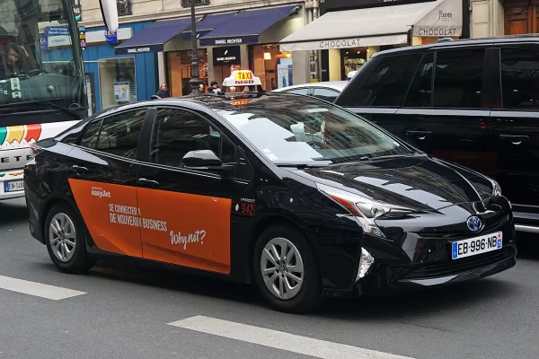 Aide taxi électrique 2026 : jusqu’à 5 500 € du 1er septembre au 31 décembre