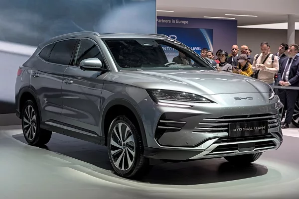 Hybrides chinois : Bruxelles ouvre la porte à de nouvelles taxes