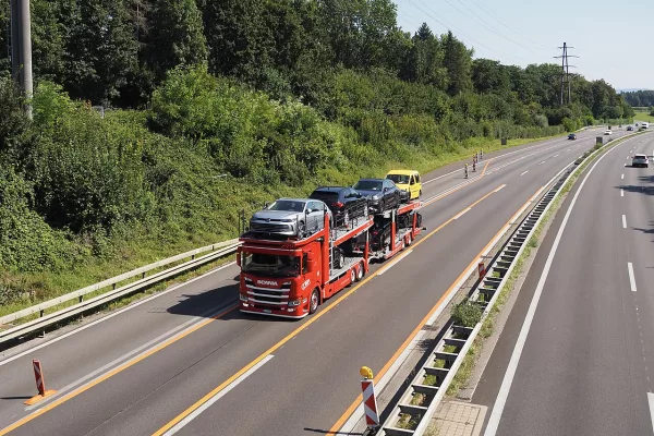 Autoroute A1 en Suisse avec circulation automobile