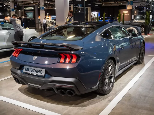 Ford Mustang Dark Horse (S650) au salon Auto 2024 de Zurich (Wikimedia Commons) — génération visée par le rappel NHTSA 26V547