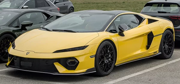 Lamborghini Temerario civile (Wikimedia Commons, Böblingen) — PHEV 920 CV, livrée civile distincte de la Temerario Polizia