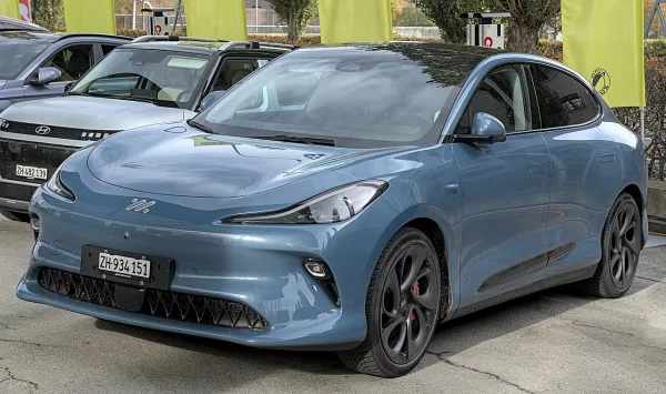 IM6 4WD : 751 ch, 396 kW, et 25 kWh/100 km dans le Jura