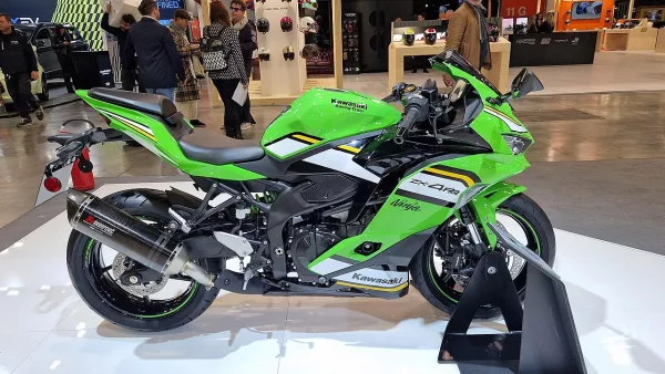 Kawasaki Ninja ZX-4RR Performance présentée à l’EICMA 2024
