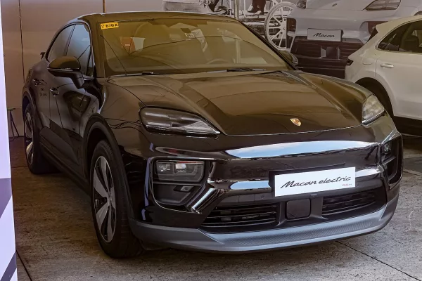 Porsche Macan électrique Pack Advanced 2026 : options, TCO et recharge